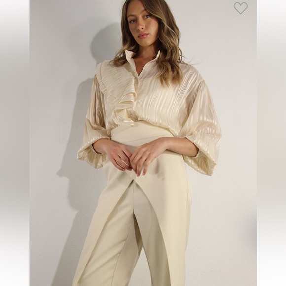 #226 “ RUFFLE BLOUSE” - Picture 5 of 14